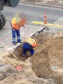 Es wird gesucht! Foto von grabenden Tiefbauarbeitern