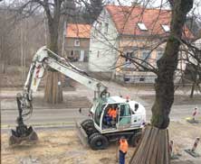 Foto: es wird gesucht im Graben heute