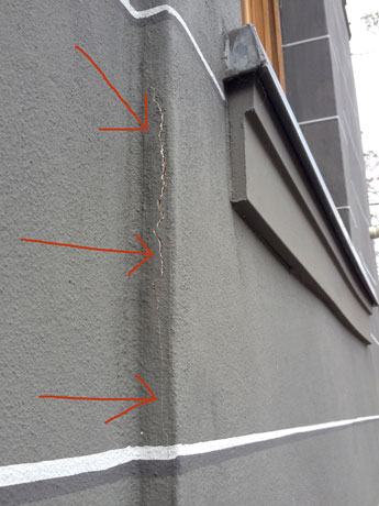 Blick auf Fassade, heute fotografiert Foto von der Fassade mit neuem Riß - heute fotografiert.