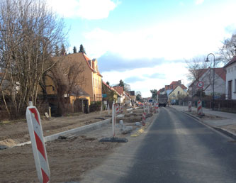 Foto von Straßenbau auf der östlichen Seite ist zu sehen - heute.