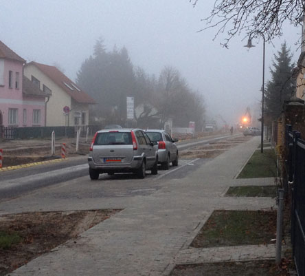 Foto von Straße Richtung Kino ist zu sehen - heute.