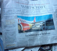 Blick auf Zeitung, heute Foto von Zeitungsartikel - heute.