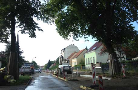 Foto von Straßenbauarbeiten heute Eisenbahnstraße, Blick Richtung Kino.
