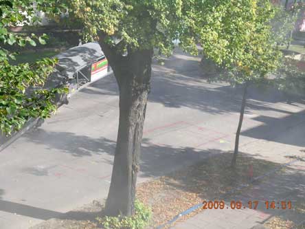 Foto: Staubentwicklung beim unsachgemäßen Fräsen vor unserem Haus in der Eisenbahnstraße