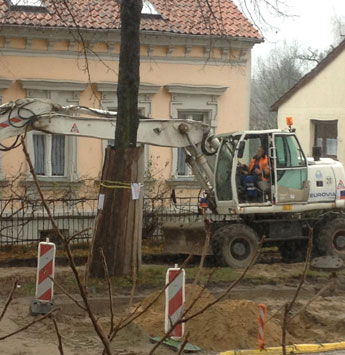 Foto von Bagger am Baum 72 ist zu sehen - heute.