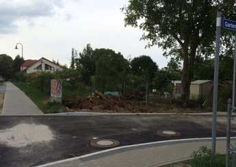 Foto von der Einfahrt zum Gartenweg heute Foto von der Ecke am Gartenweg ist zu sehen