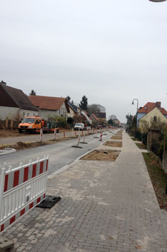 Foto von der Baustraße Richtung Kino ist zu sehen - heute.