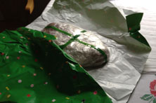 Foto von einem Stollen heute Foto von Tisch und Stollen ist zu sehen - heute.