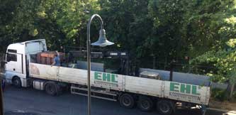 ein großer LKW in der Eisenbahnstraße heute Foto von einem LKW in der Eisenbahnstraße ist zu sehen