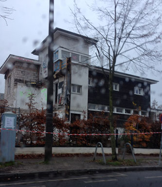 Foto von Abriss Haus Dietz heute Foto von Haus, welches abgerissen wird, ist zu sehen - heute.