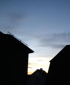 Foto vom Himmel heute Foto vom Himmel über der Eisenbahnstraße ist zu sehen - heute.