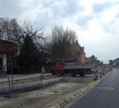 Foto von einem Transporter auf der Baustraße - heute früh.