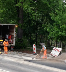 heute früh an der Fuge alt - neu Foto von der im Bau befindlichen Straßenseite - Fugenbereich - ist zu sehen - heute.