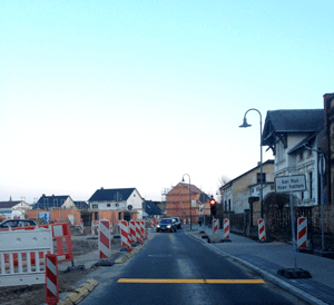 Foto von der Straße an der Einmündung - heute.