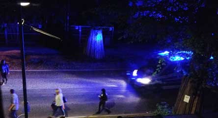 Foto von der Straße nachts ist zu sehen - heute Nacht.