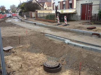 Blick auf Abschnitt an der Ecke Jahnplatz - heute früh Foto von der Ecke A.-Damaschke-Straße - heute früh.