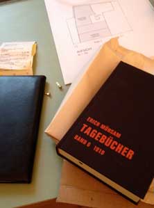 Tagebuch Band 6 Erich Mühsam Foto von einem schwarzen Buch ist zu sehen