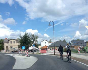 Foto heute Foto von der Strasse an der Gabelung ist zu sehen