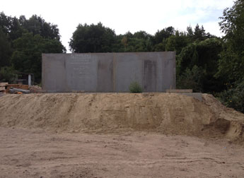 Blick auf Neubau - Beton - Hausnr. 131 Foto: Blick auf den Neubau ist zu sehen.