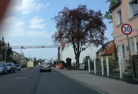 heute um 14 Uhr Foto von dem Fußgängerüberweg neben der früheren Post.