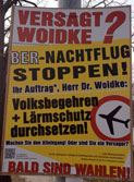 Foto von Plakat an Laternenmast in Teltow  ist zu sehen - heute früh.