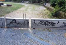 Grünfläche an der Volksabühne heute Foto von einer Grünfläche ist zu sehen