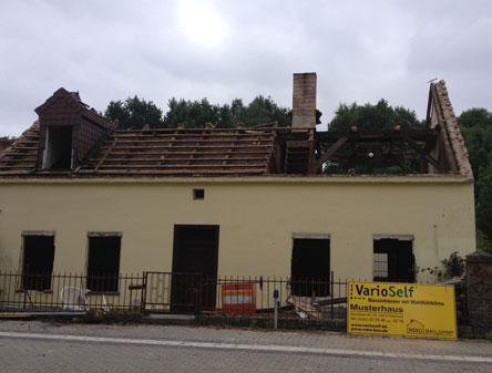 Foto von dem alten Haus in der Eisenbahnstraße 131 - heute Nachmittag gesehen.