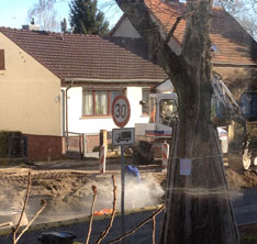 Foto von Zementstaub beim Steinschneiden ist zu sehen, heute Foto von Zementstaub ist zu sehen - heute.