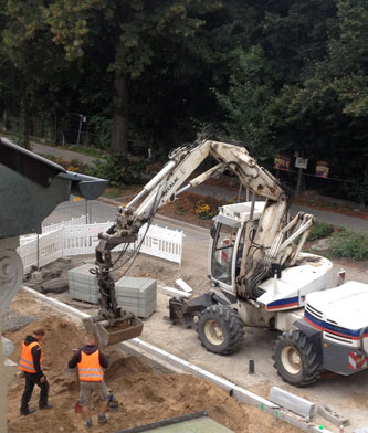 Bagger heute Foto mit Bagger ist zu sehen.