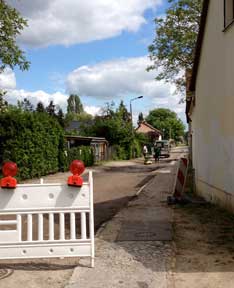 Foto von der Gartenstraße, in der gearbeitet wird, heute. title=