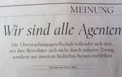 Foto von einer Zeitungsseite ist abgebildet.