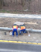 heute um 7 Uhr Foto von Arbeitern, die an den Borden arbeiten - heute früh