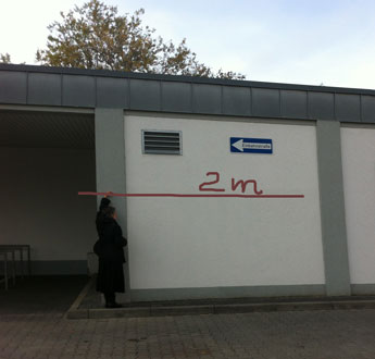 Blick auf Discountergebäude - heute Foto von einem Gebäude - eines Discounters - in Potsdam.