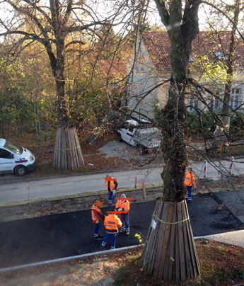 Blick auf Baustraße mit Arbeitern - heute früh Foto von der Baustraße mit Euroviamitarbeitern - heute früh.