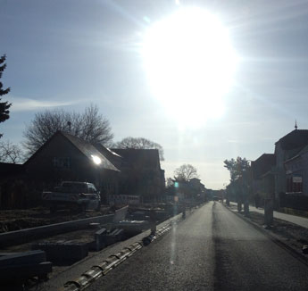 Foto von Straßenbau auf der östlichen Seite ist zu sehen - heute.