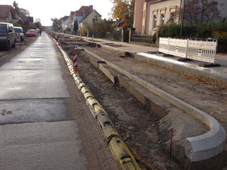 Blick auf Fahrbahn im Bau heute Foto von der Straße im Bau - heute - Foto.
