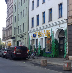 heute: Blick auf Laden in Kreuzberg Foto von einem Laden in Kreuzberg ist zu sehen.