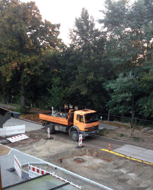 Foto - Blick auf die Baustraße vor dem Haus Linde 74 heute ist zu sehen.