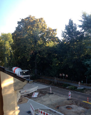 Blick auf Baustraße vor der Tür heute früh Foto - Blick auf die Baustraße heute ist zu sehen.