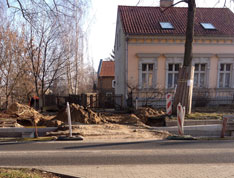 die Einfahrt Hausnr. 86 heute Foto von der Einfahrt am Haus Nr. 86 ist zu sehen - heute.