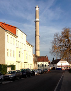 Foto von Eisenbahnstraße und Schornstein - heute.