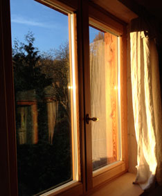 Blick auf Fenster, heute Foto von Fenster mit Sonne - heute.