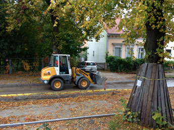 Vorderlader fährt in der Eisenbahnstraße entlang Foto von einem Vorderlader in der Eisenbahnstraße - heute - ist zu sehen.