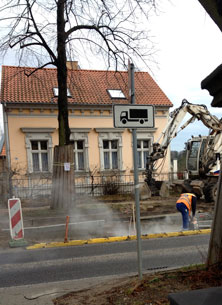 Foto von Arbeitern auf der Baustraße ist zu sehen - heute.