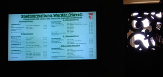 Anzeige im Rathaus - heute Foto von Eingangsbereich im Rathaus mit neuer Anzeige- heute.