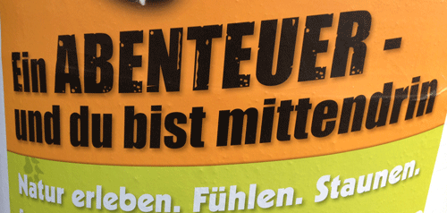 Textausschnitt von einem Plakat, gesehen an einer Litfaßsäule in Werder