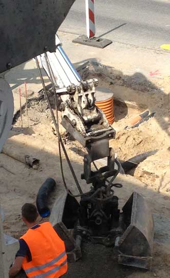 heute um 15.47 Uhr - vor dem Haus Hausnummer 134 Foto von der Baustelle vor der Hausnummer 134 - heute um 15.47 Uhr.