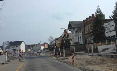 Foto von einem Bagger auf der Straßenbaustelle