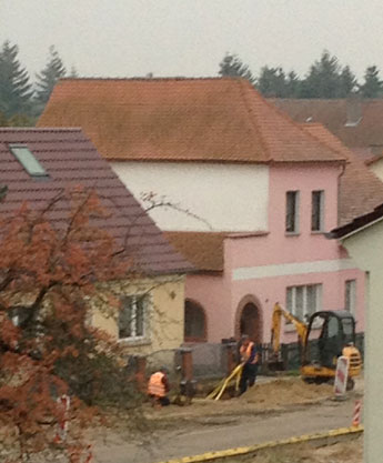 andere Seite heute Blick auf andere Straßenseite - heute - ist zu sehen.