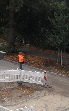 Blick auf zukünftigen Einfahrtsbereich Foto von dem Abschnitt - Einfahrt - ist zu sehen.
